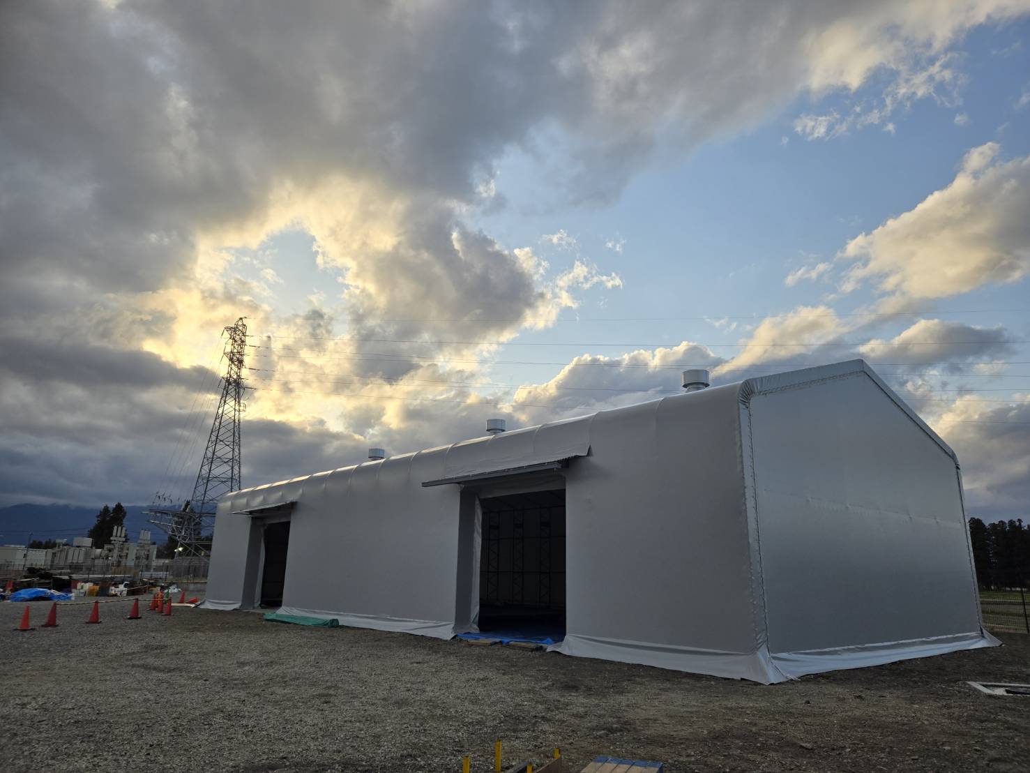 結露防止用のガラスクロス、ベンチレーターを設置したテント倉庫を建築しました。 │長野県